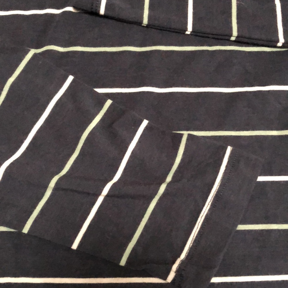 NWT Long Sleeve WOMANS Top - Picture 7 of 8